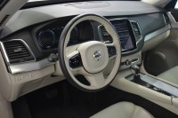Volvo XC90 D5 AWD Momentum 7 míst