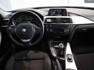 BMW 320d Touring xDrive, Sport Line