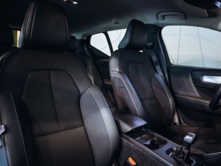 Volvo XC40 Drive-E Momentum FWD