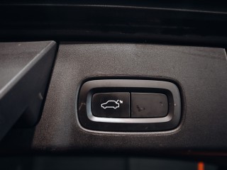 Volvo V90 2.0 T8 AWD Momentum - EL SPZ
