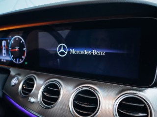 Mercedes-Benz E 400d 4MATIC AMG 250kW *TOP*