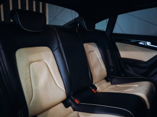 Audi A5 3.2FSI Sportback - Rezervace