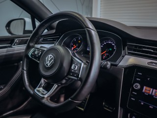 Volkswagen Passat 2.0TDI DSG R-line - Rezervace