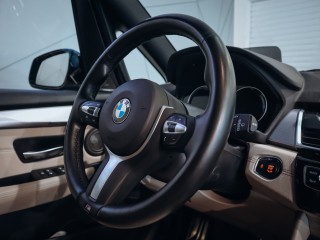 BMW 220i M SPORT 7míst