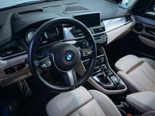 BMW 220i M SPORT 7míst