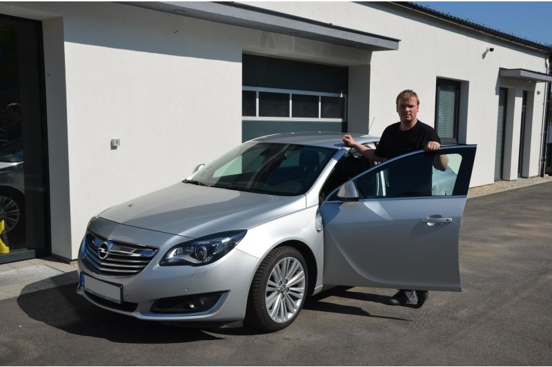 Spokojený majitel svého vozu Opel Insignia 2.0 CDTi Cosmo :-)