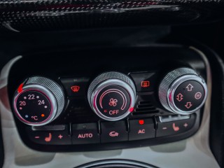 Audi R8 4.2 TFSI Quattro 6MAN - TOP!!!