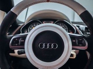 Audi R8 4.2 TFSI Quattro 6MAN - TOP!!!