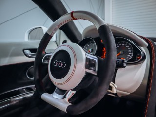 Audi R8 4.2 TFSI Quattro 6MAN - TOP!!!