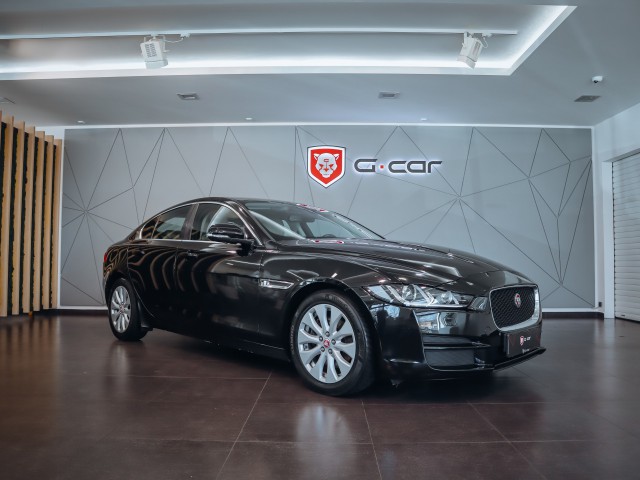 Jaguar XE 2.0D Performance, Automat