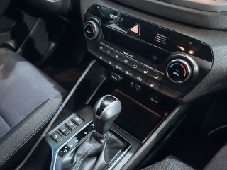 Hyundai Tucson 1.7CRDi Trikolor 104 kW
