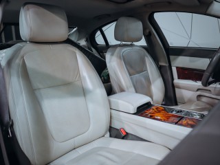 Jaguar XF 2.7D V6 152kW KOSMETICKÉ VADY