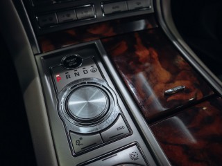Jaguar XF 2.7D V6 152kW KOSMETICKÉ VADY