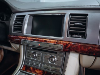 Jaguar XF 2.7D V6 152kW KOSMETICKÉ VADY