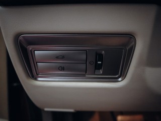 Jaguar XF 2.7D V6 152kW KOSMETICKÉ VADY