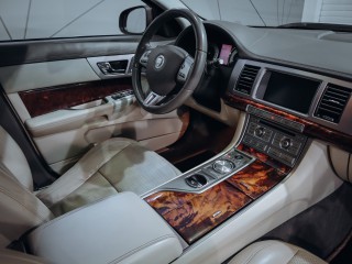 Jaguar XF 2.7D V6 152kW KOSMETICKÉ VADY