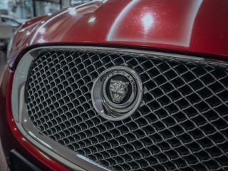 Jaguar XF 2.7D V6 152kW KOSMETICKÉ VADY