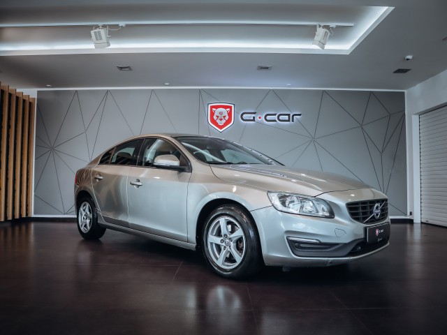 Volvo S60 2.0 D4 Kinetic, Navi