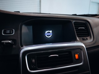 Volvo S60 2.0 D4 Kinetic, Navi