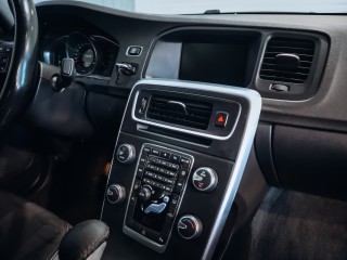 Volvo S60 2.0 D4 Kinetic, Navi