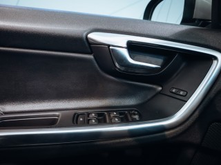 Volvo S60 2.0 D4 Kinetic, Navi
