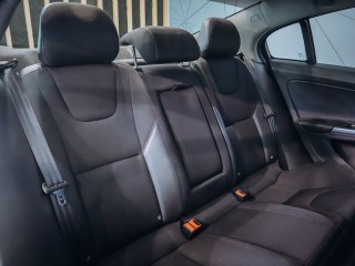Volvo S60 2.0 D4 Kinetic, Navi