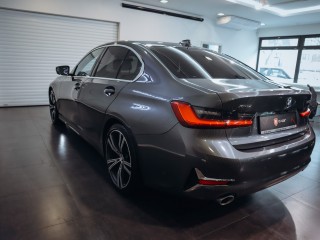 BMW 320d xDrive Luxury Line