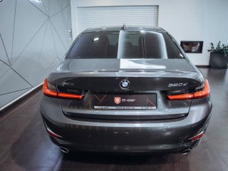 BMW 320d xDrive Luxury Line