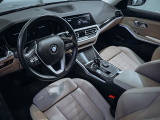 BMW 320d xDrive Luxury Line