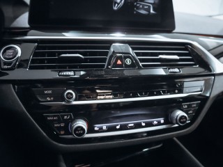 BMW 530i xDrive, 185 kW Head-Up