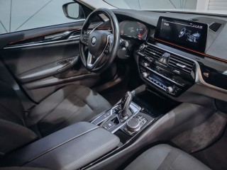 BMW 530i xDrive, 185 kW Head-Up