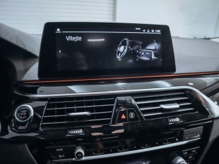 BMW 530i xDrive, 185 kW Head-Up