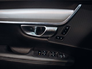 Volvo V90 2.0 T8 AWD Momentum - EL SPZ