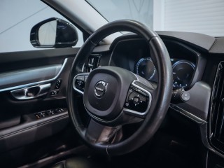 Volvo V90 2.0 T8 AWD Momentum - EL SPZ