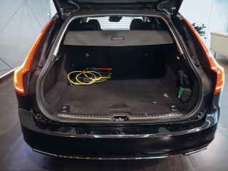 Volvo V90 2.0 T8 AWD Momentum - EL SPZ