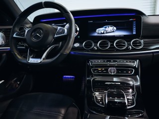 Mercedes-Benz E 63S AMG 4MATIC - TOP
