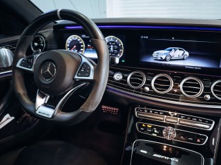 Mercedes-Benz E 63S AMG 4MATIC - TOP