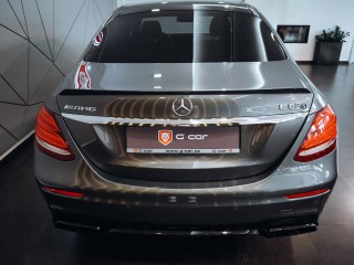 Mercedes-Benz E 63S AMG 4MATIC - TOP
