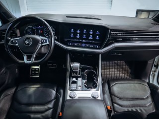 Volkswagen Touareg 3.0TDI V6 R-line 210 kW *TOP*