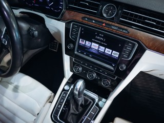 Volkswagen Passat 2.0TSI Highline 4M DSG