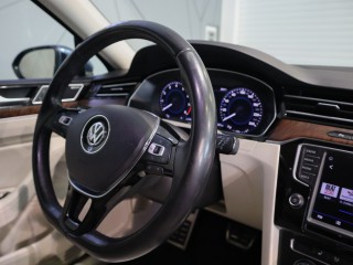 Volkswagen Passat 2.0TSI Highline 4M DSG