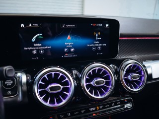 Mercedes-Benz GLB 250 4MATIC AMG