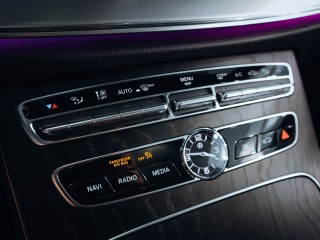 Mercedes-Benz E Kupé 220d AMG 143 kW