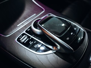 Mercedes-Benz E Kupé 220d AMG 143 kW