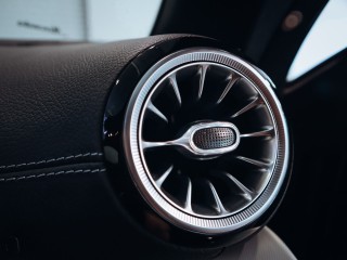 Mercedes-Benz E Kupé 220d AMG 143 kW