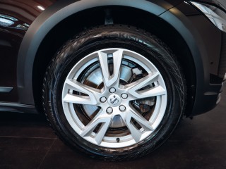 Volvo V90 D5 Cross Country 173 kW AWD