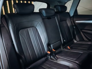 Audi Q5 2.0TDI quattro REZERVACE