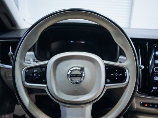 Volvo V90 D5 Momentum 173 kW AWD