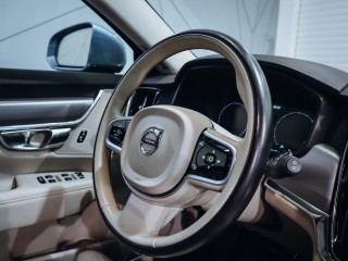 Volvo V90 D5 Momentum 173 kW AWD