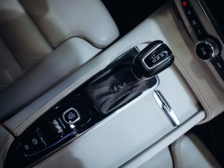 Volvo V90 D5 Momentum 173 kW AWD